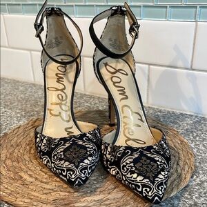Sam Edelman Harlow Women's Size 7.5 Black and Gold Brocade Ankle Strap Heels